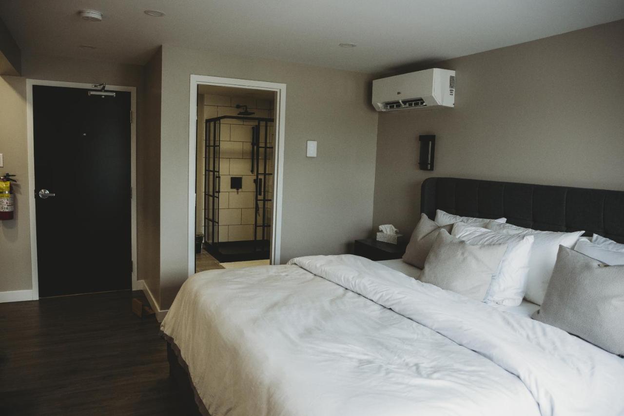 Riverside Suites แกรนด์ฟอลส์-วินด์เซอร์ ภายนอก รูปภาพ